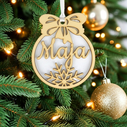 Personalizowana bombka z imieniem – drewniana ozdoba choinkowa 10 cm z filcem (3 kolory)